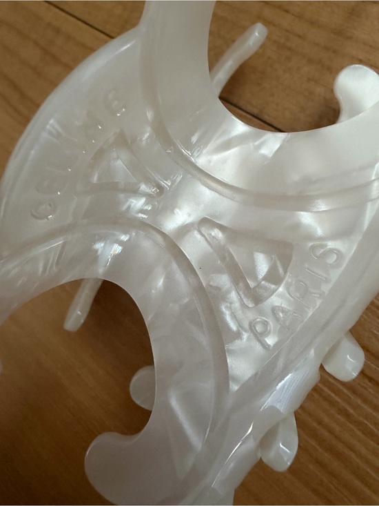 Celine Paris Pearlized Ivory Sculptural Hair Claw main image 4